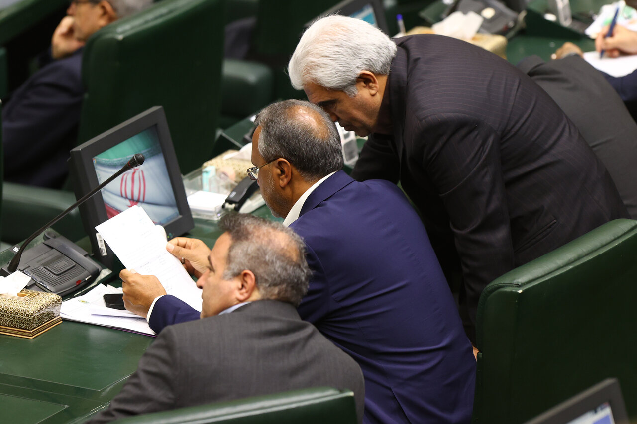 نشست علنی سه شنبه ۴ آذرماه مجلس