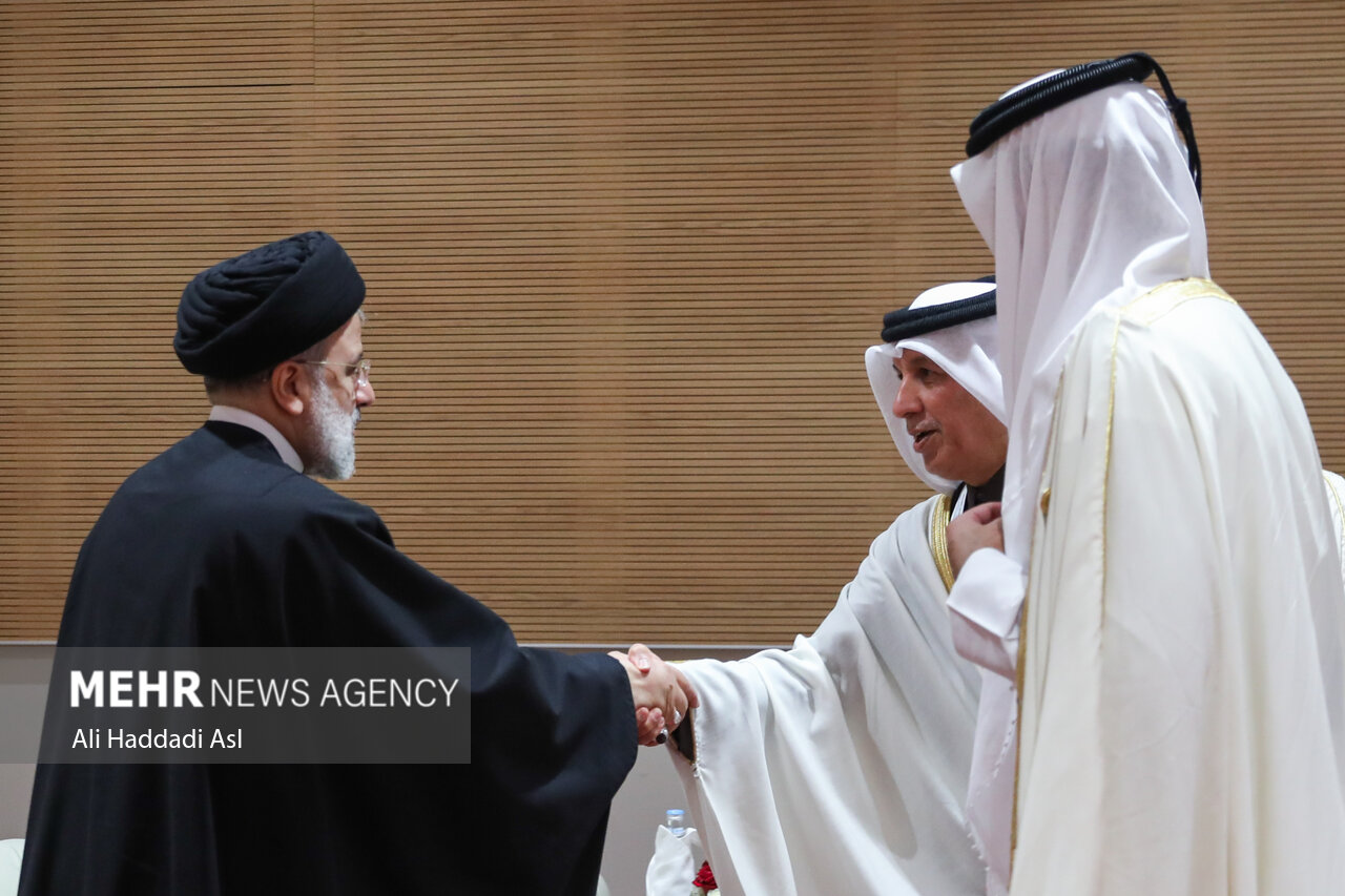 دیدارهای رئیس جمهور در اولین روز از سفر به الجزیره