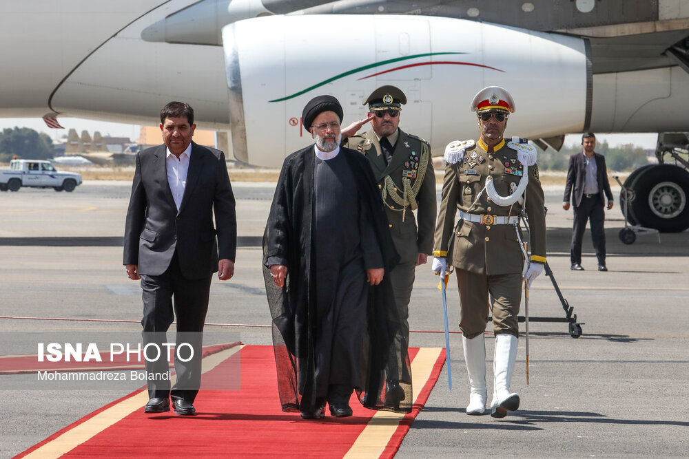 بازگشت رئیس جمهور از آفریقای جنوبی