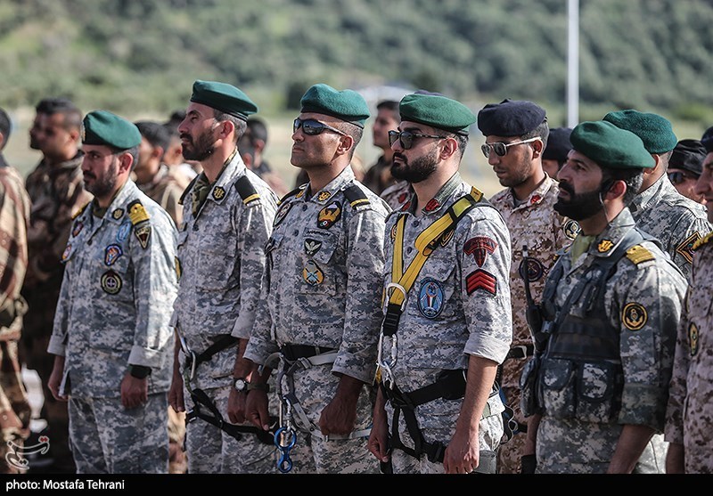 بازدید امیر ایرانی ازپادگان تکاوران نیروی دریایی ارتش