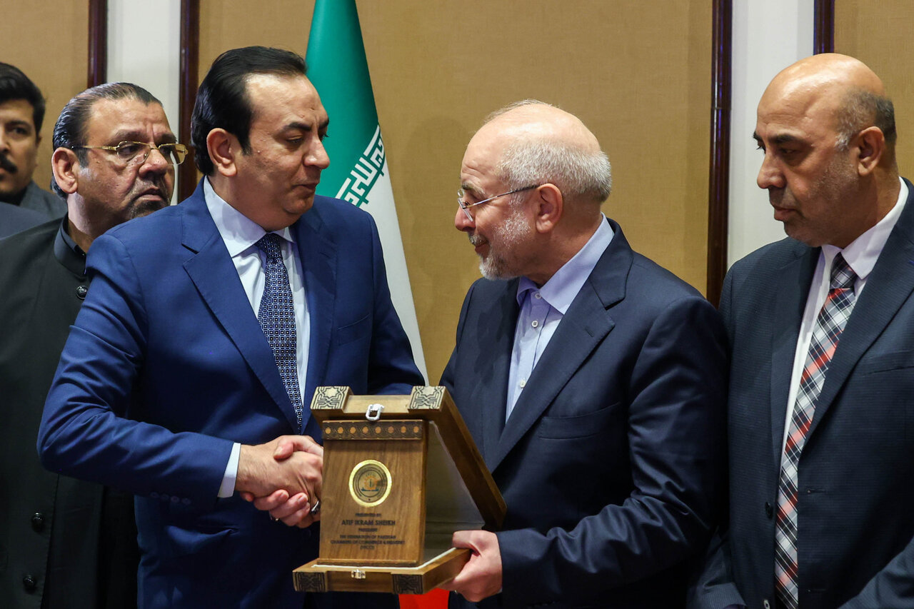 نشست اعضای فدراسیون اتاق‌های بازرگانی پاکستان با  قالیباف 