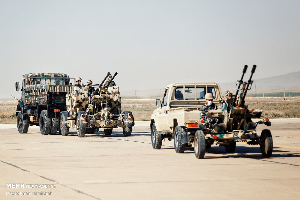 رژه روز ارتش در پایگاه هوایی شهید نوژه