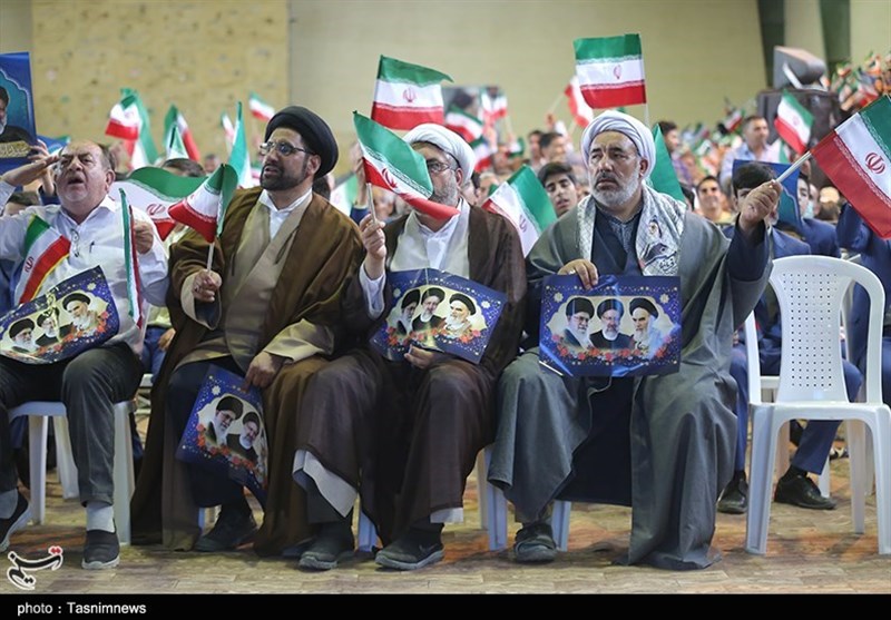 رئیسی در جمع اقشار مختلف مردم خراسان شمالی