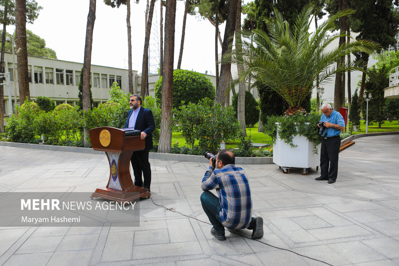 حاشیه جلسه هیئت دولت