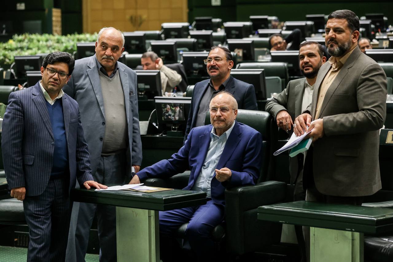 جلسه کمیسیون تلفیق لایحه بودجه ۱۴۰۴ کل کشور با حضور قالیباف 