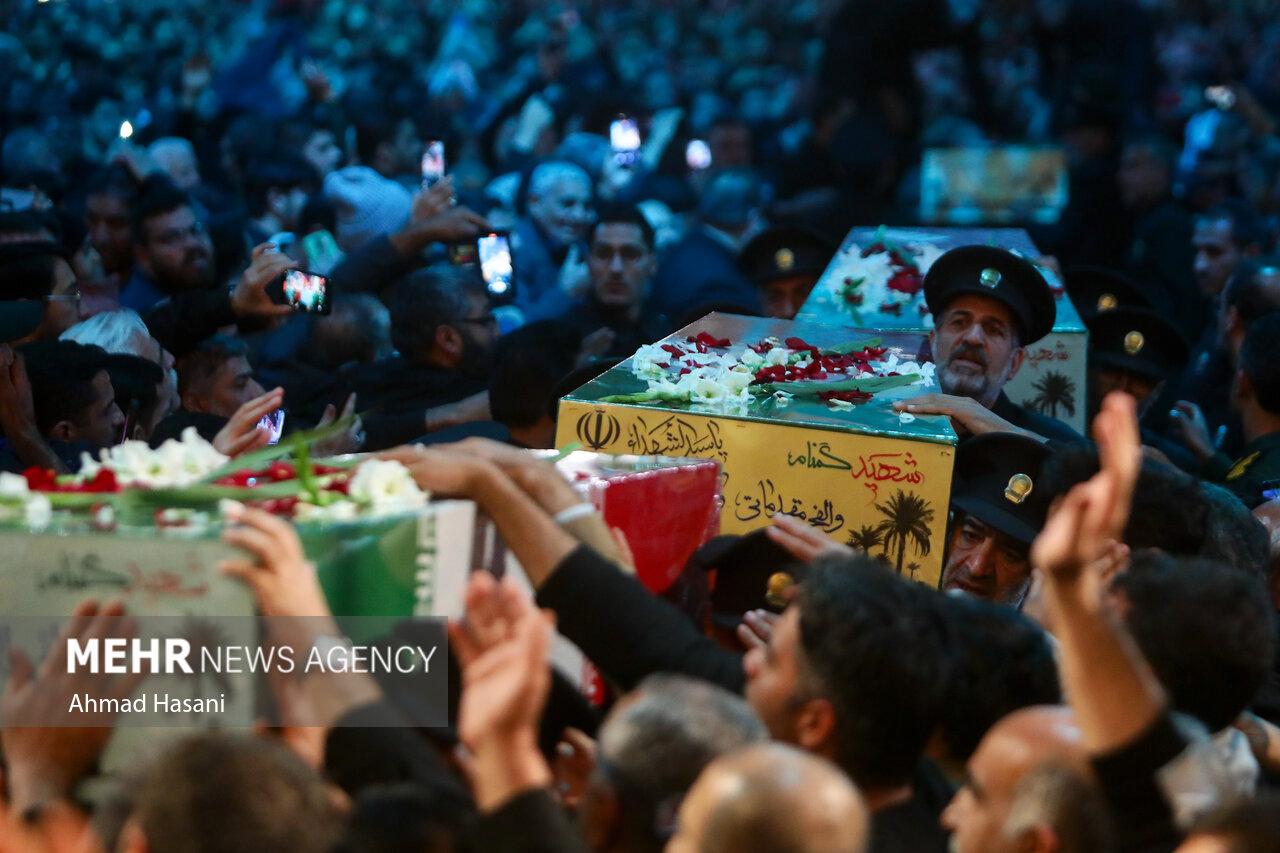 تشییع پیکر ۳۰۰ شهید گمنام دفاع مقدس در کشور