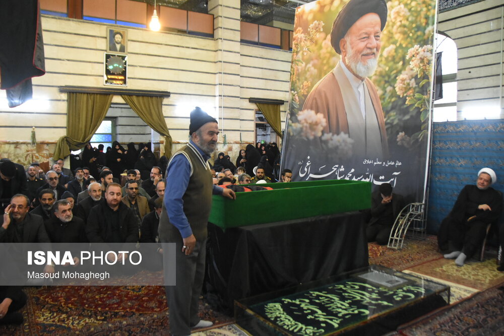 مراسم وداع با پیکر آیت الله سید محمد شاهچراغی