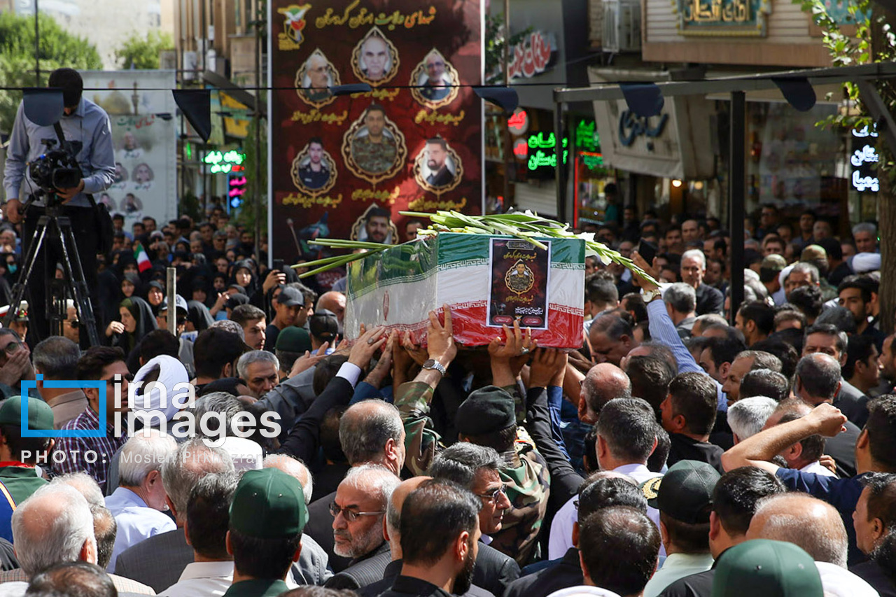 تشییع پیکر شهید مدافع وطن در سنندج