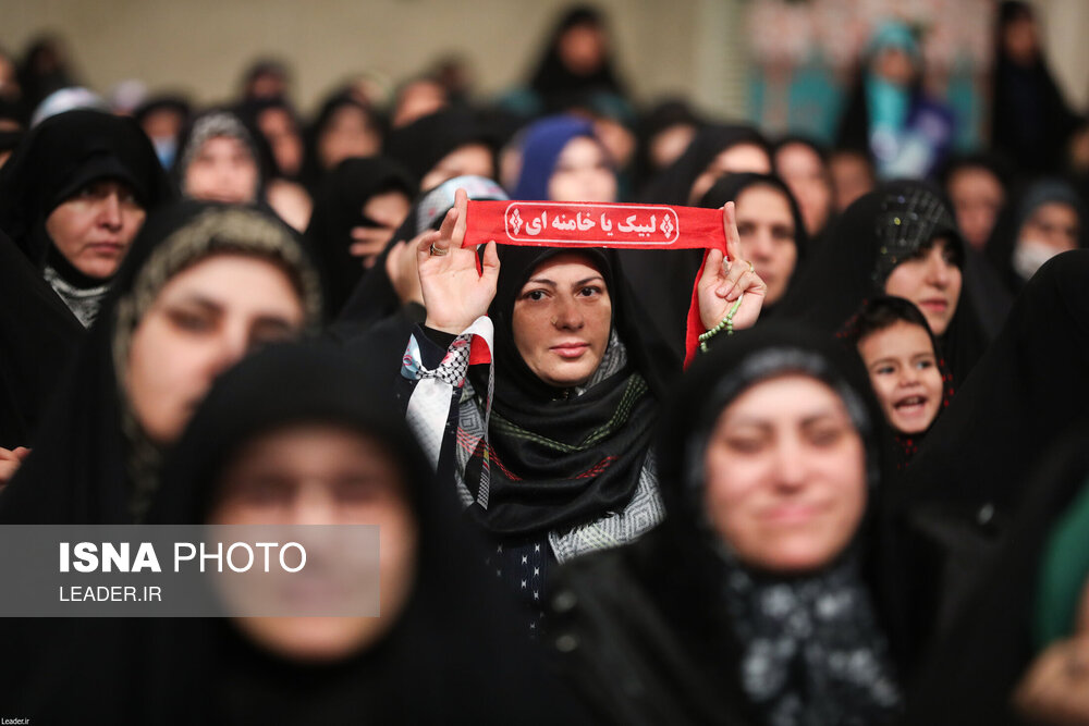  دیدار هزاران نفر از زنان و دختران با رهبر انقلاب