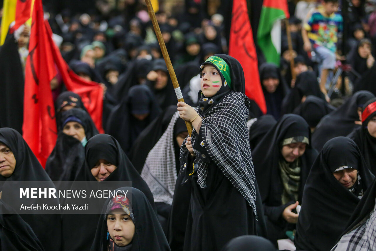 اجتماع بزرگ بانوان در حرم حضرت معصومه(س)