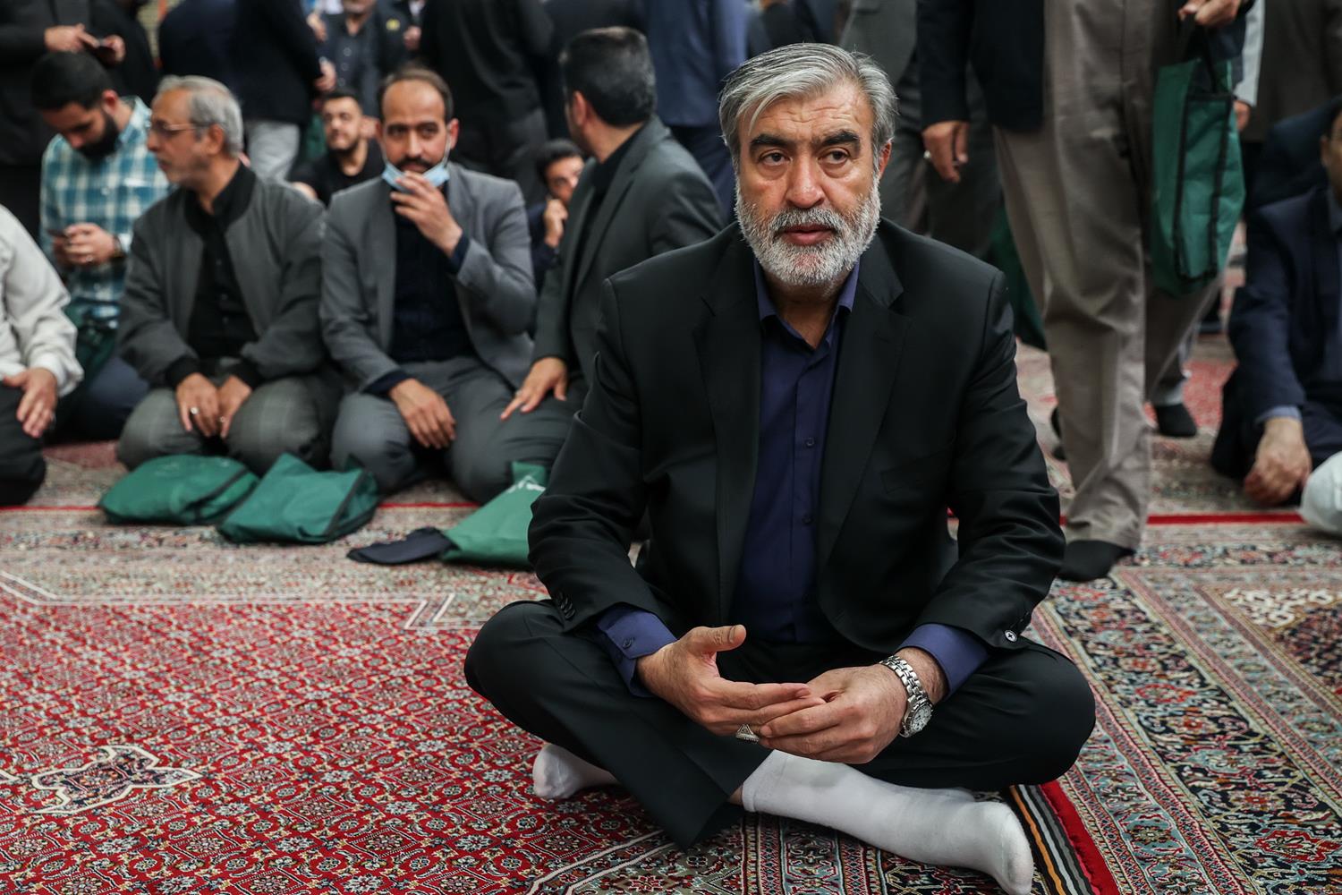 حضور جمعی از نمایندگان مجلس در مراسم ترحیم مادر سردار اشتری