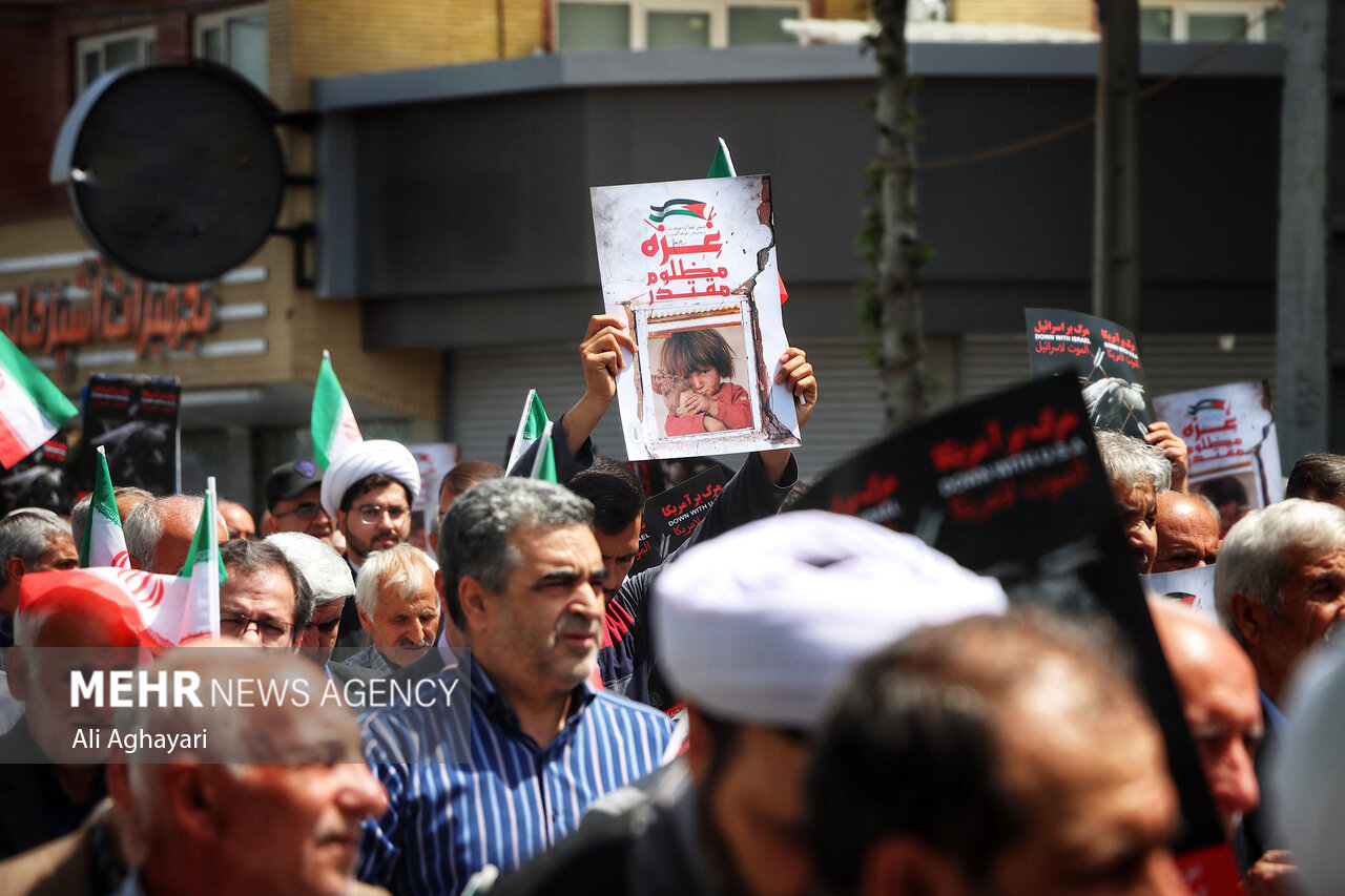  راهپیمایی انزجار مردمی نمازگزاران ارومیه علیه جنایات صهیونیست‌ها