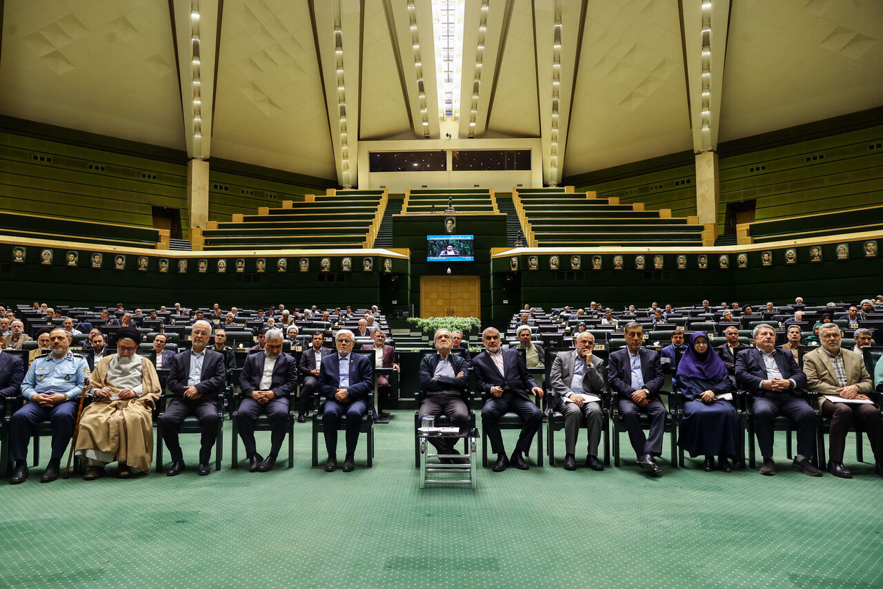 جلسه غیرعلنی مجلس با حضور رئیس جمهور 
