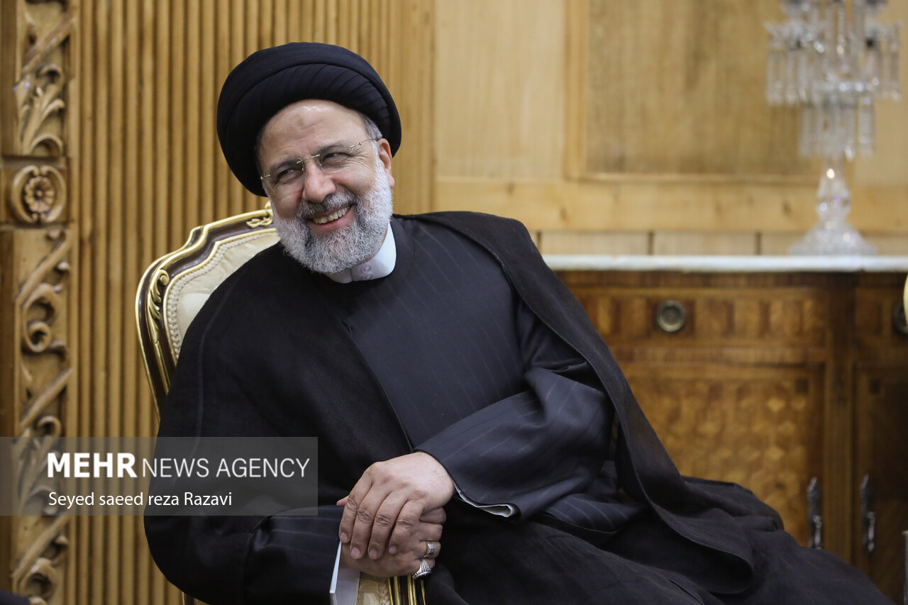 بدرقه رئیس جمهور به اندونزی