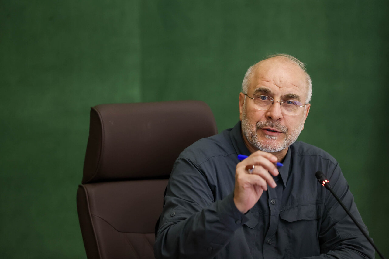 نشست بررسی برنامه هفتم پیشرفت با حضور قالیباف