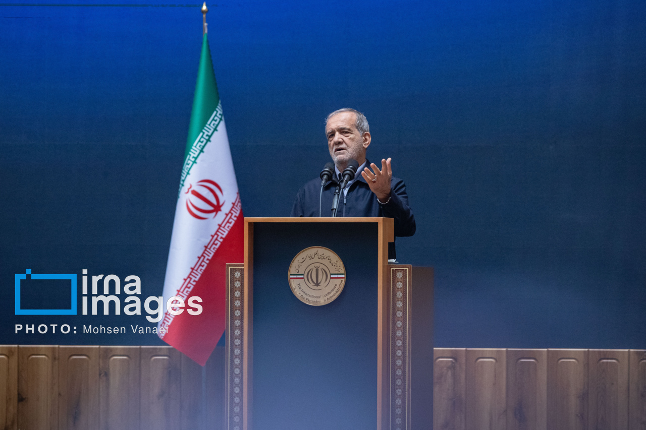 همایش «روز ملی صادرات» با حضور پزشکیان