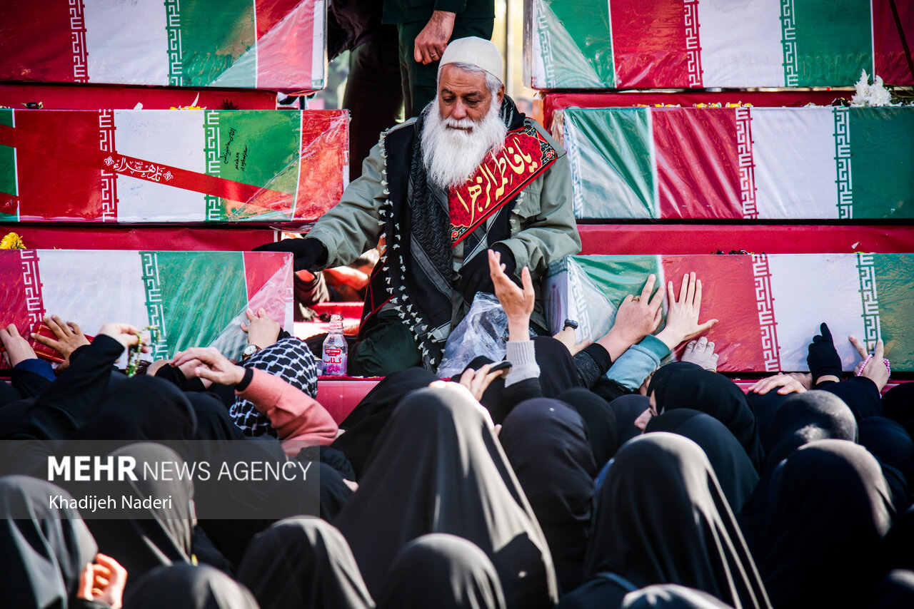 تشییع پیکر مطهر ۳۰۰ شهید گمنام دفاع مقدس در سراسر کشور