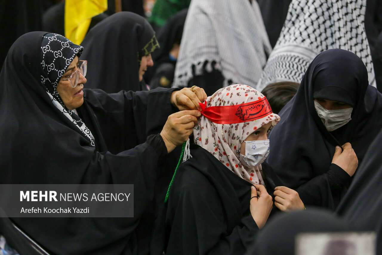 اجتماع بزرگ بانوان در حرم حضرت معصومه(س)