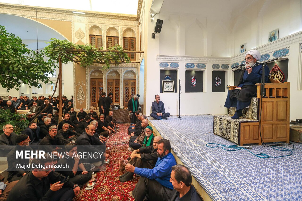 روضه‌خوانی سنتی در بیت شهید صدوقی یزد