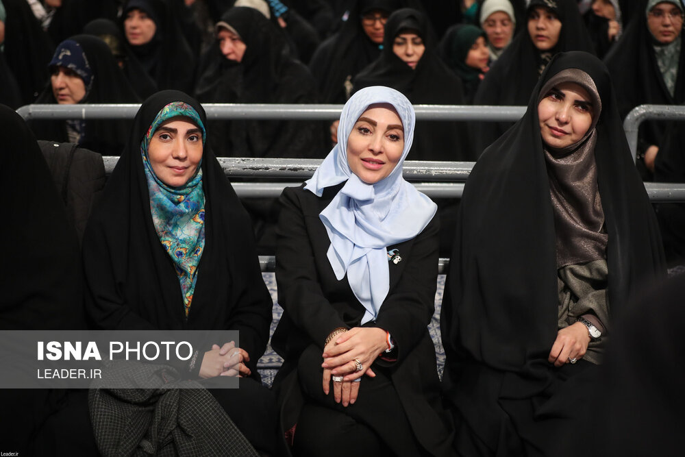  دیدار هزاران نفر از زنان و دختران با رهبر انقلاب