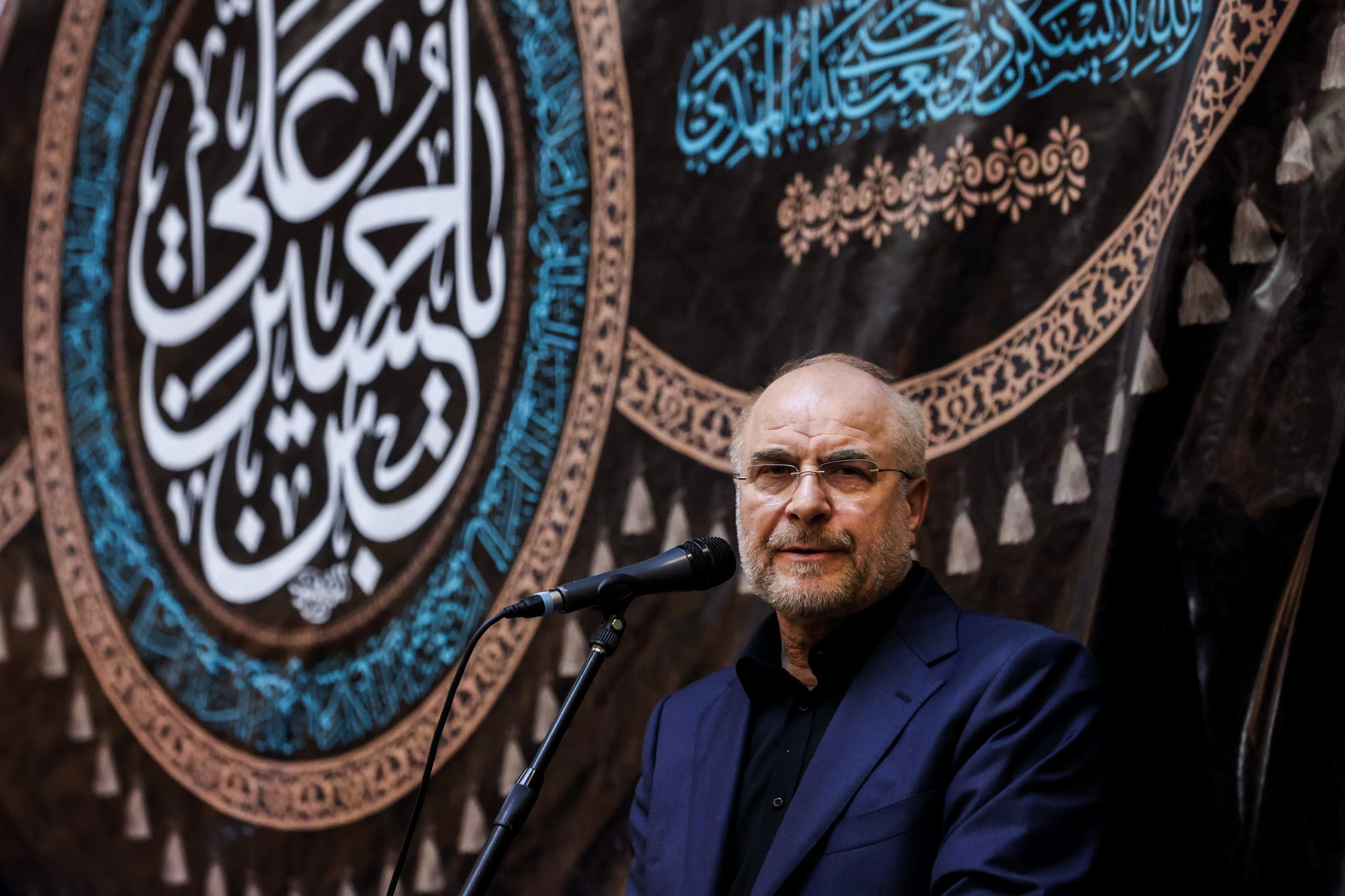  سخنرانی قالیباف در مراسم عزاداری مسجد جامع امام صادق (ع) میدان فلسطین 
