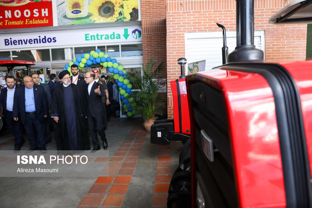  بازدید رئیس جمهور از فروشگاه مگاسیس و نمایشگاه علمی فناوری در کاراکاس