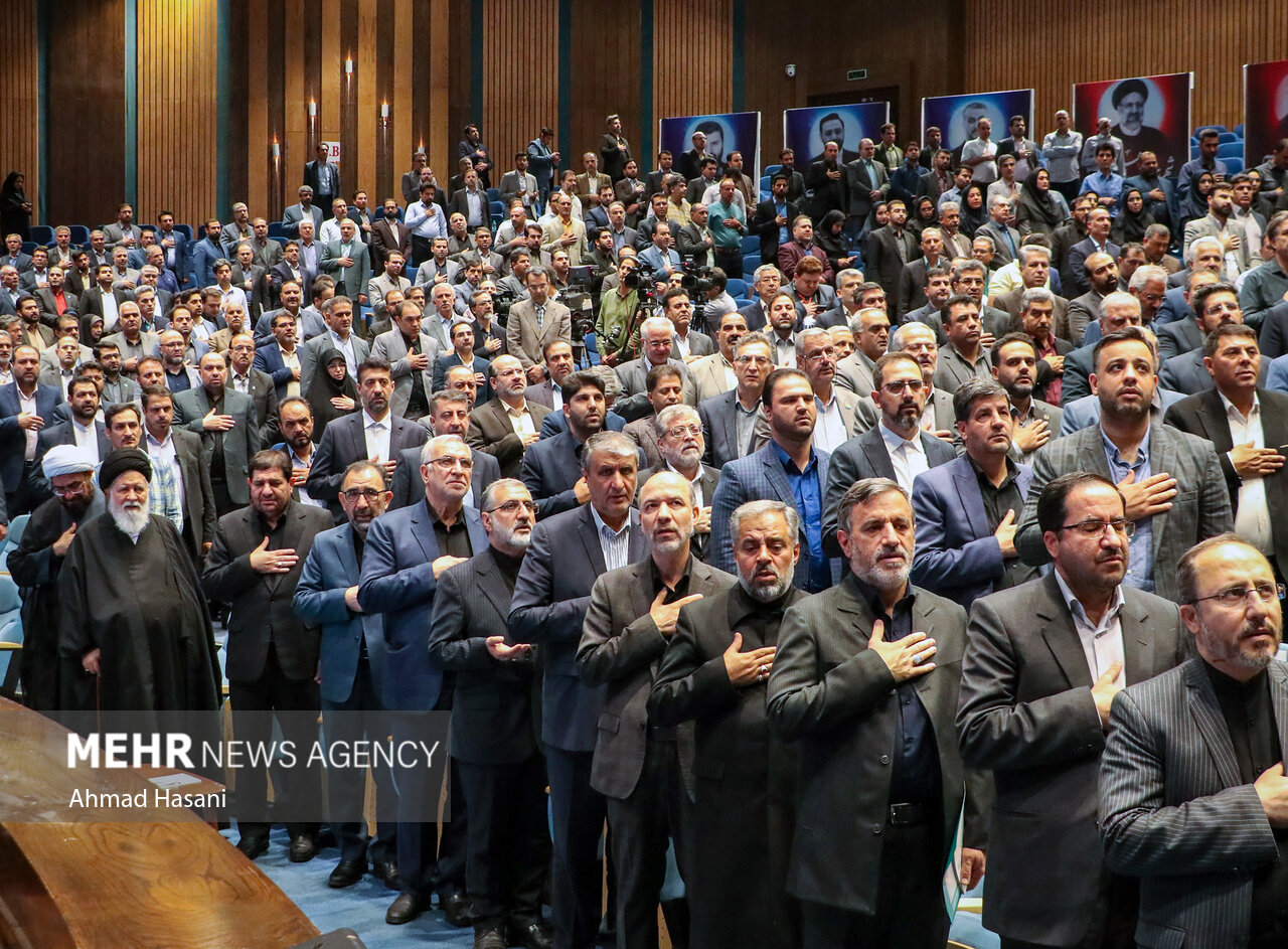 سفر یک روزه سرپرست ریاست جمهوری به مشهد مقدس