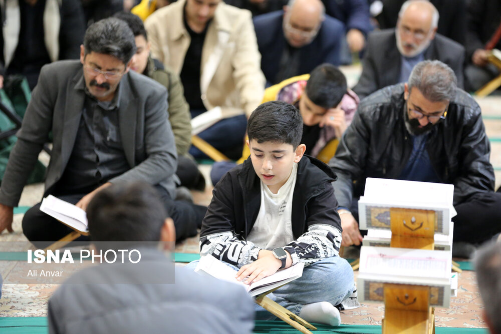 جزء خوانی قرآن کریم در مصلای اردبیل