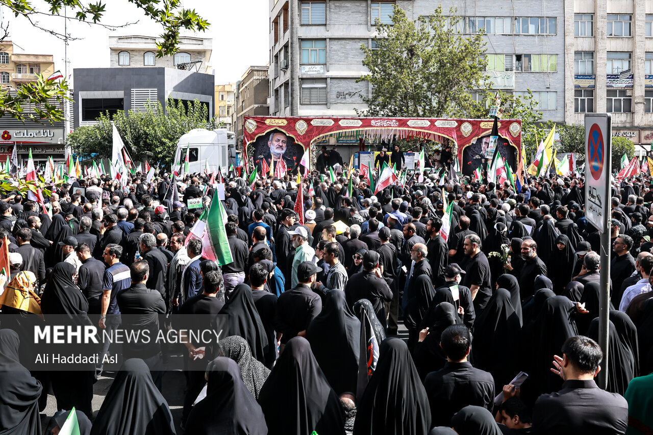 تشییع پیکر ۶۰ شهید اقتدار در تهران