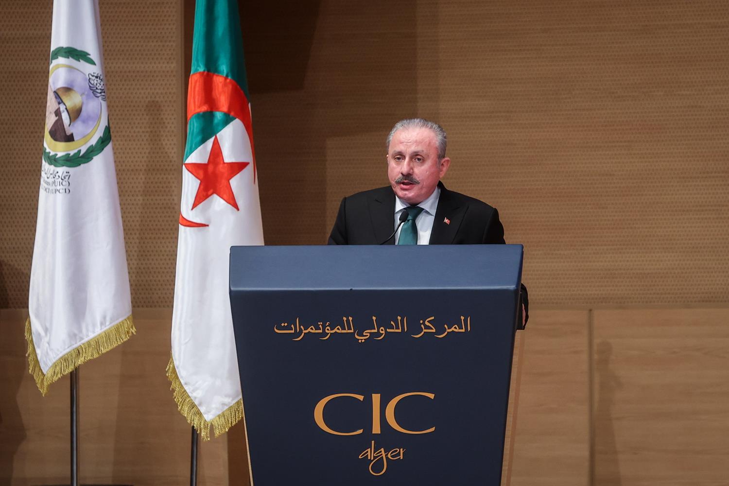 حضور قالیباف در مراسم افتتاحیه اجلاس اتحادیه مجالس