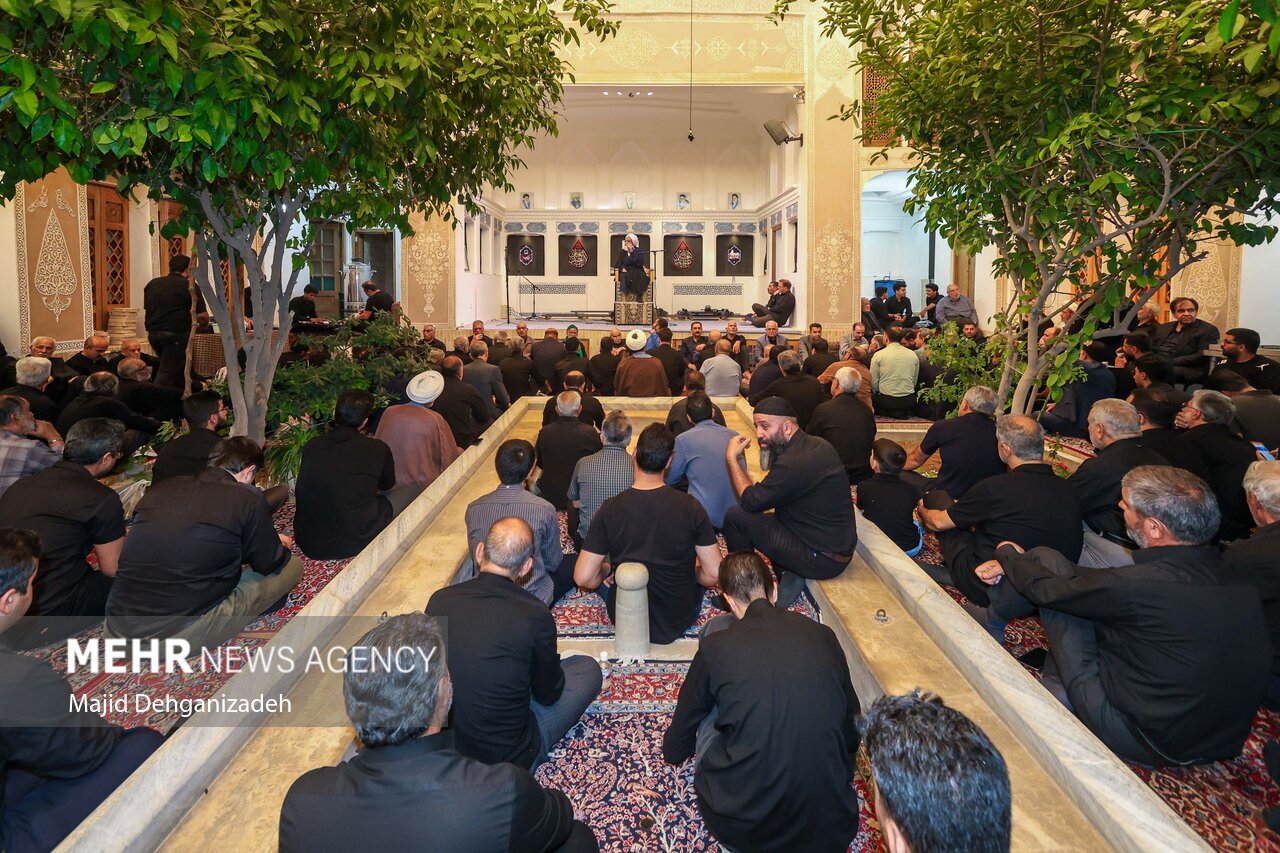 روضه‌خوانی سنتی در بیت شهید صدوقی یزد