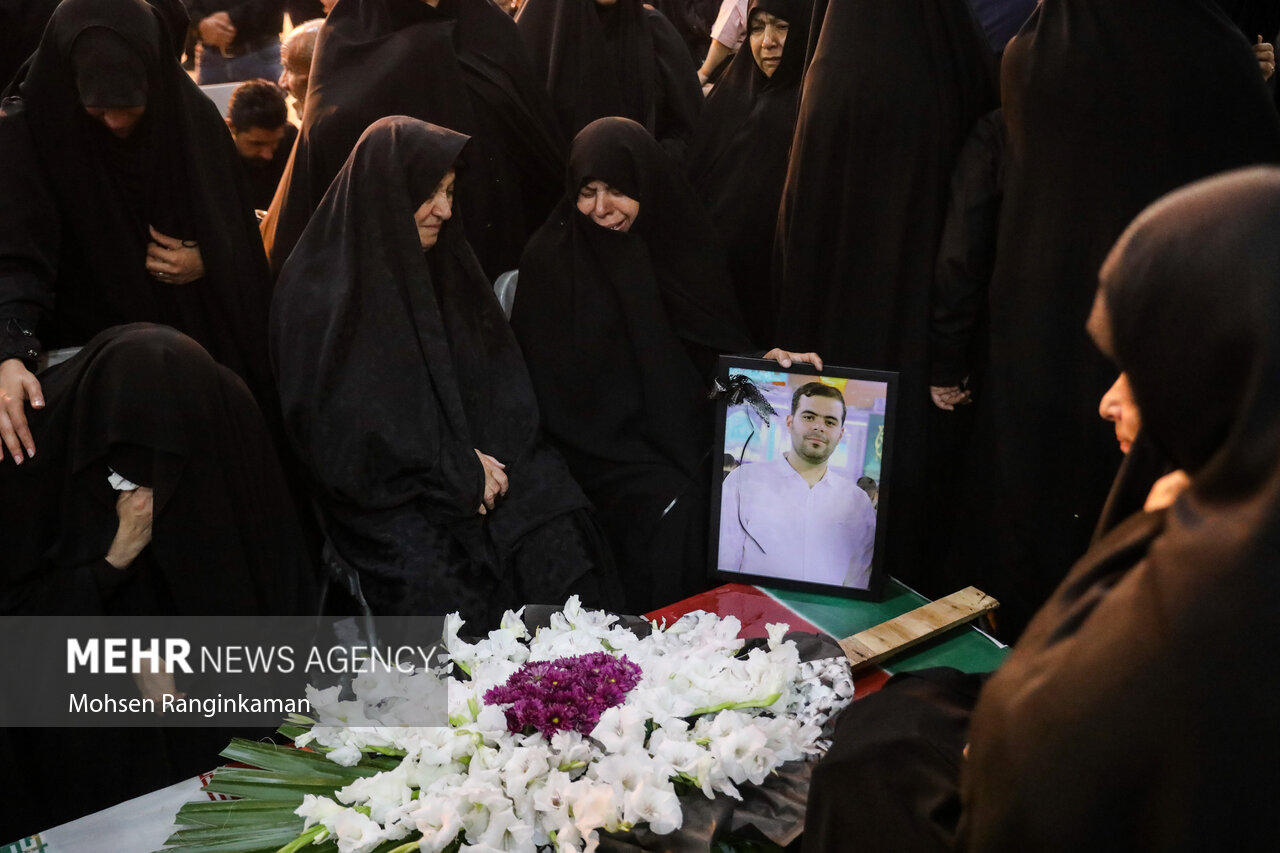 تشییع و تدفین پیکر شهدای حملات رژیم صهیونیستی در تهران