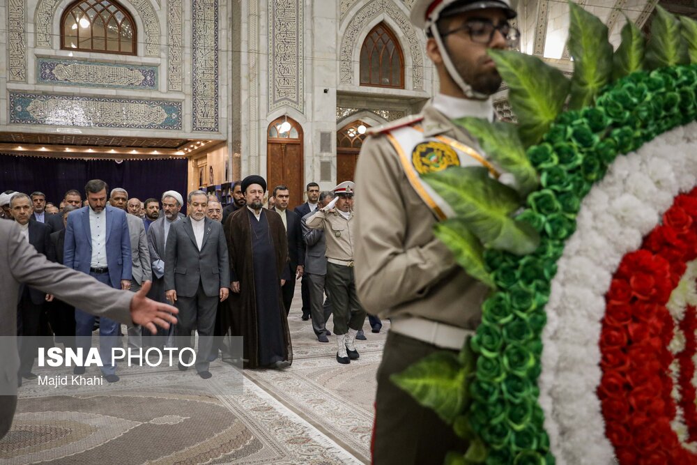 مراسم تجدید میثاق وزیر خارجه با آرمان‌های امام راحل