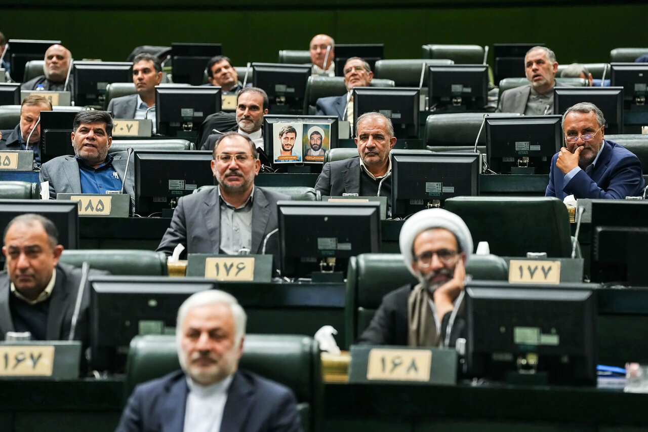 حضور امیر موسوی و عراقچی در جلسه غیرعلنی مجلس