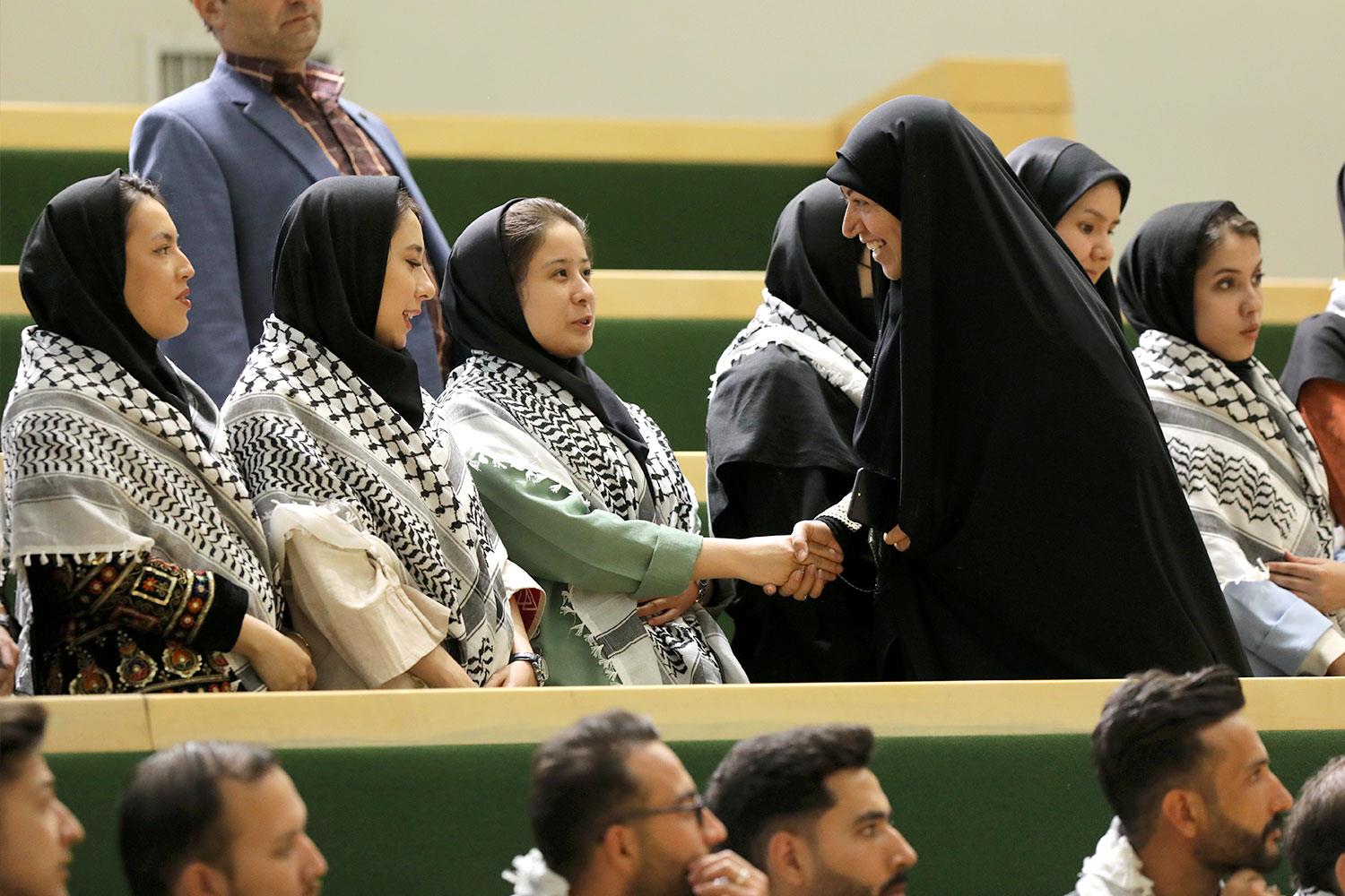 وزیر بهداشت در صحن علنی ۲۲ فروردین مجلس