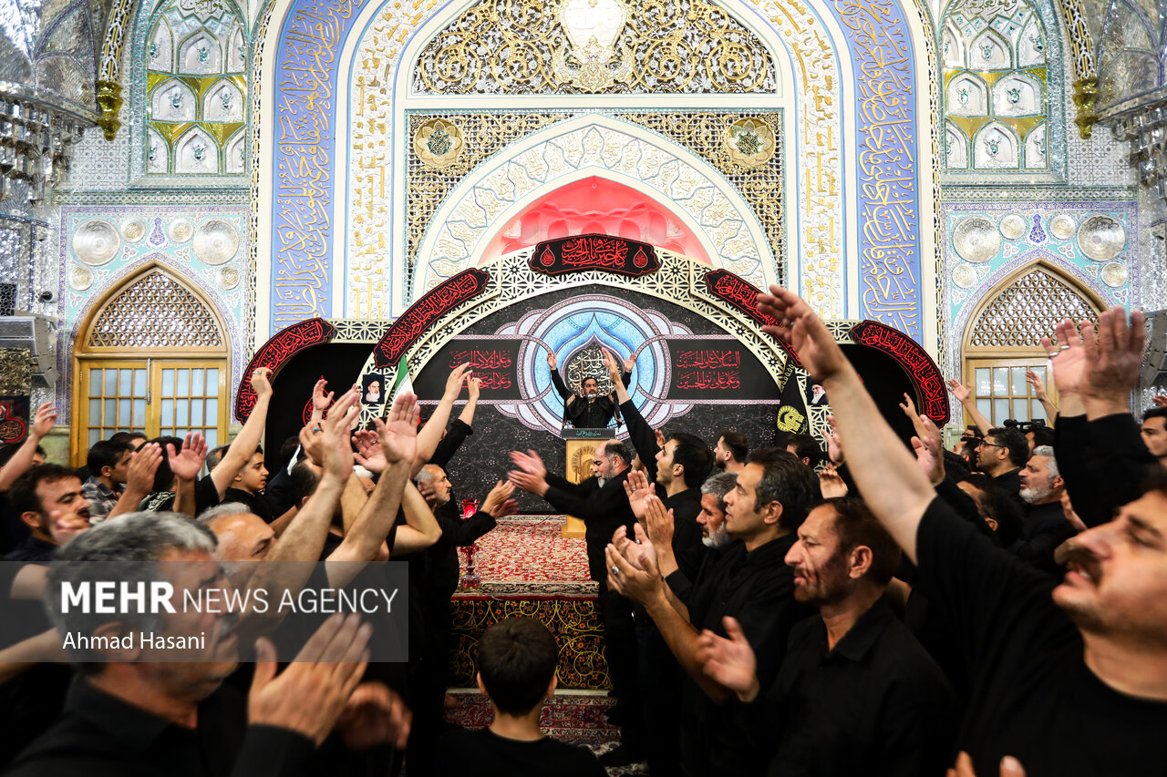 شب تاسوعای حسینی در حرم مطهر امام رضا (ع)