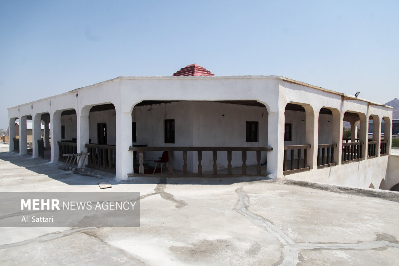 مدرسه تاریخی جری پولاک در جزیره هرمز