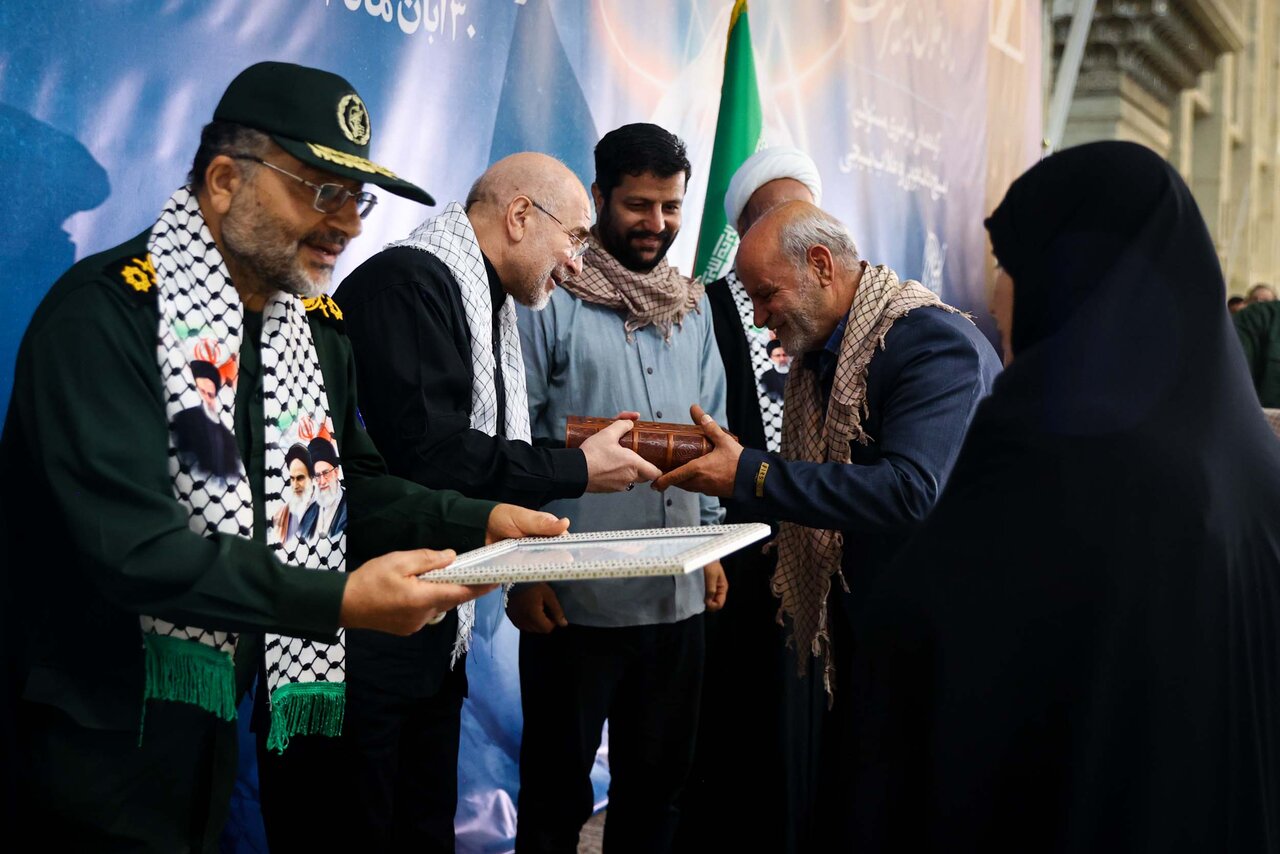 قالیباف در کنگره ۳۰۰۰ نفری مسئولان بسیج دانشجویی 