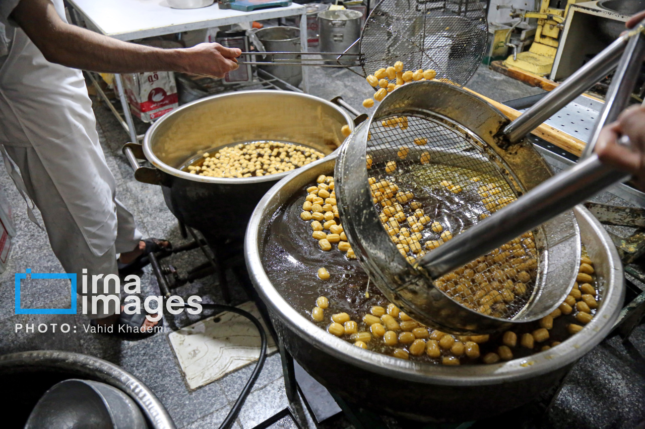 کارگاه پخت زولبیا و بامیه