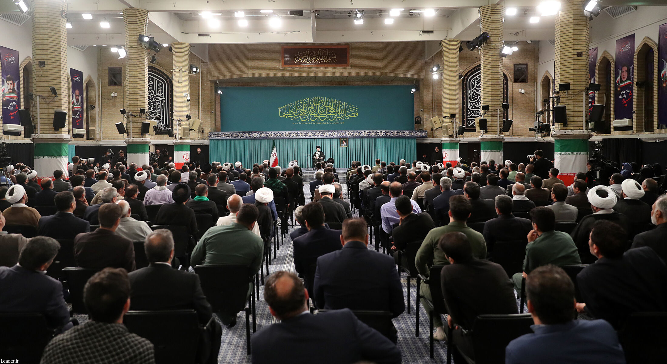 دیدار اعضای ستاد برگزاری کنگره ملی شهدای استان اردبیل با رهبر انقلاب