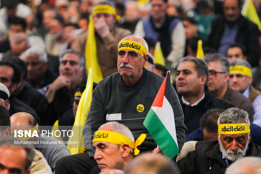 مراسم گرامیداشت شهید سیدحسن نصرالله همزمان با تشییع شهدا در لبنان - مشهد