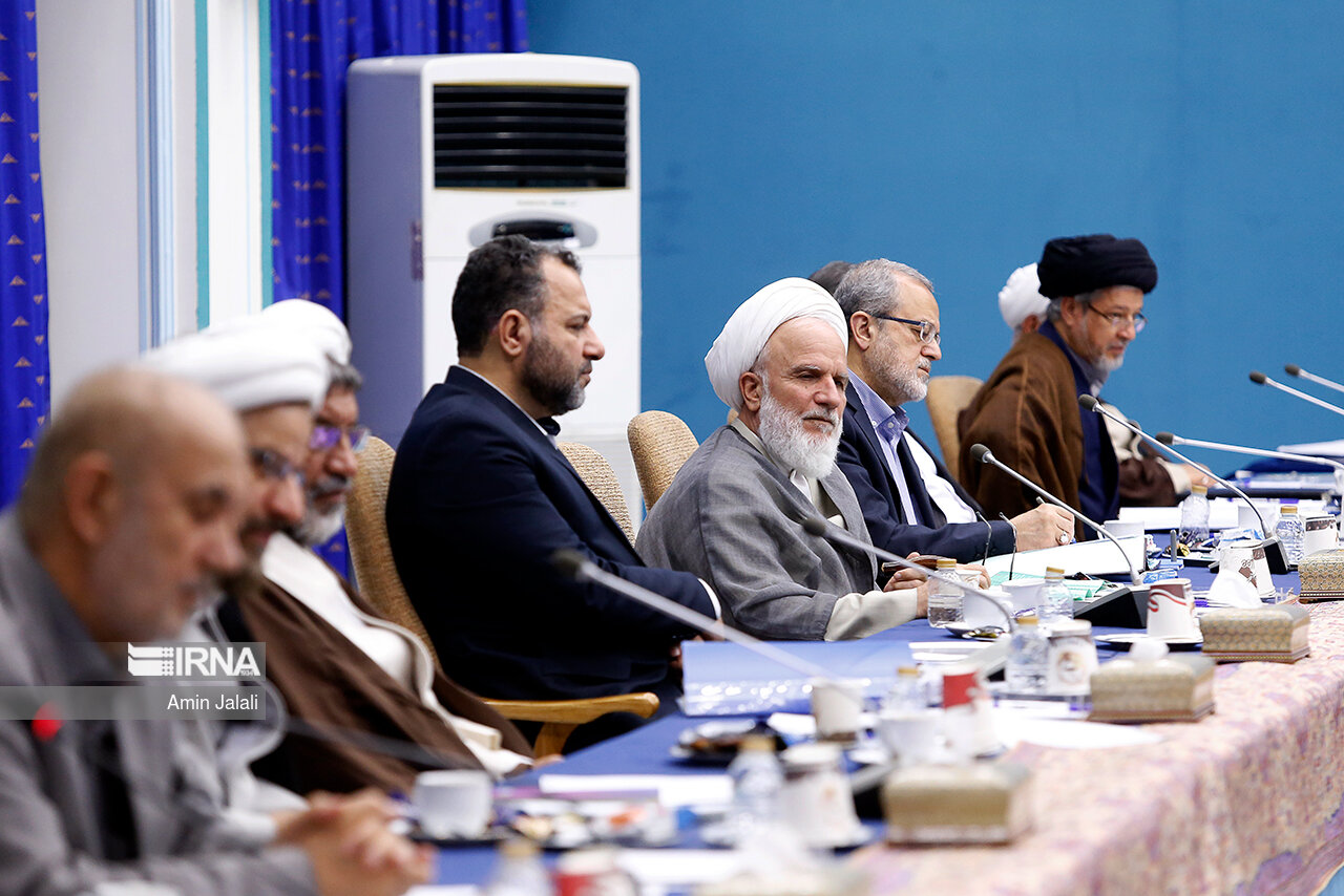 جلسه شورای عالی انقلاب فرهنگی