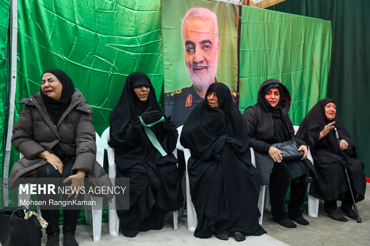 وداع با پیکر شهدای امنیت در معراج شهدا