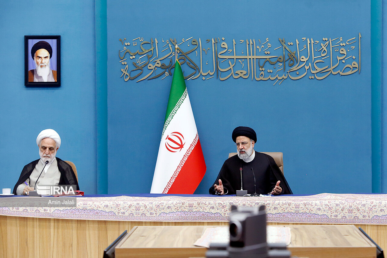 جلسه شورای عالی انقلاب فرهنگی