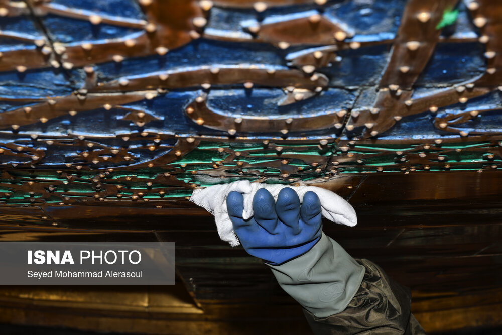 آیین شستشو گنبد حرم مطهر رضوی - مشهد