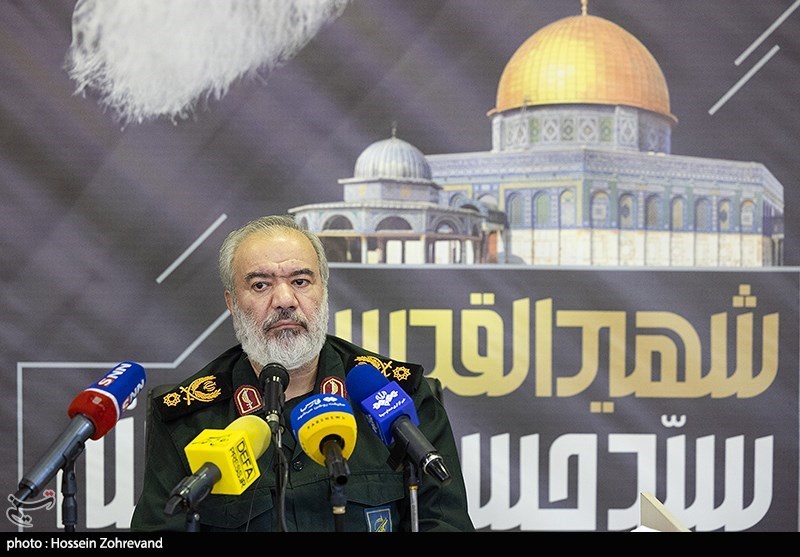 نمایشگاه هفته پژوهش سپاه پاسداران در ستاد سپاه