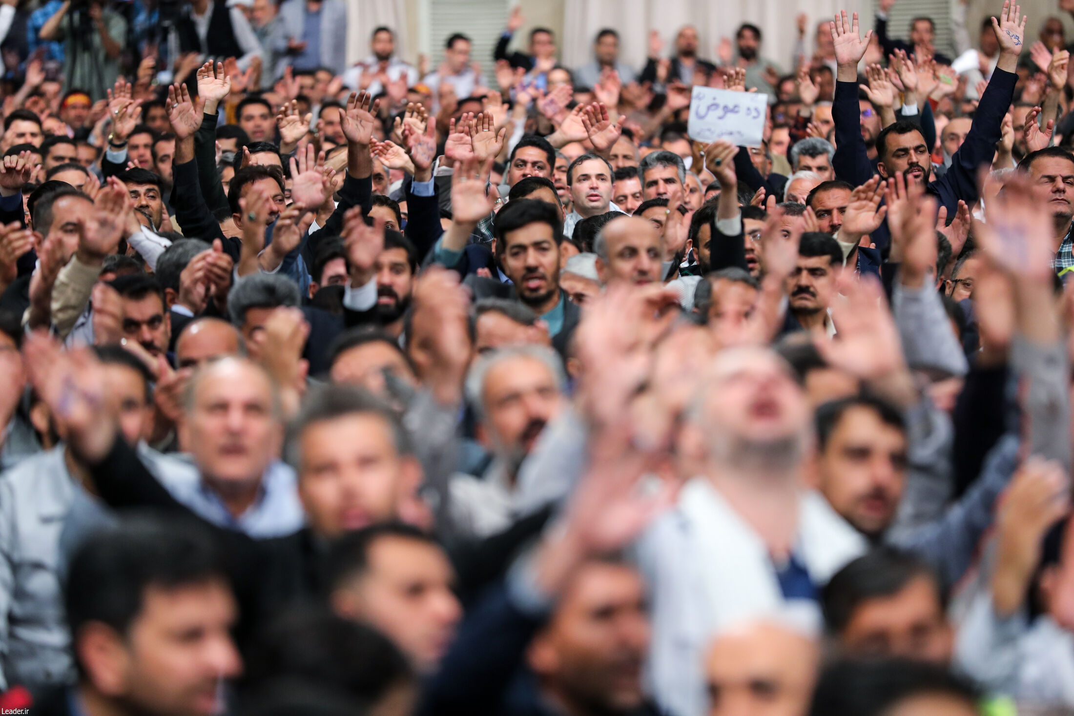 تصاویری از دیدار هزاران نفر از کارگران با رهبر انقلاب