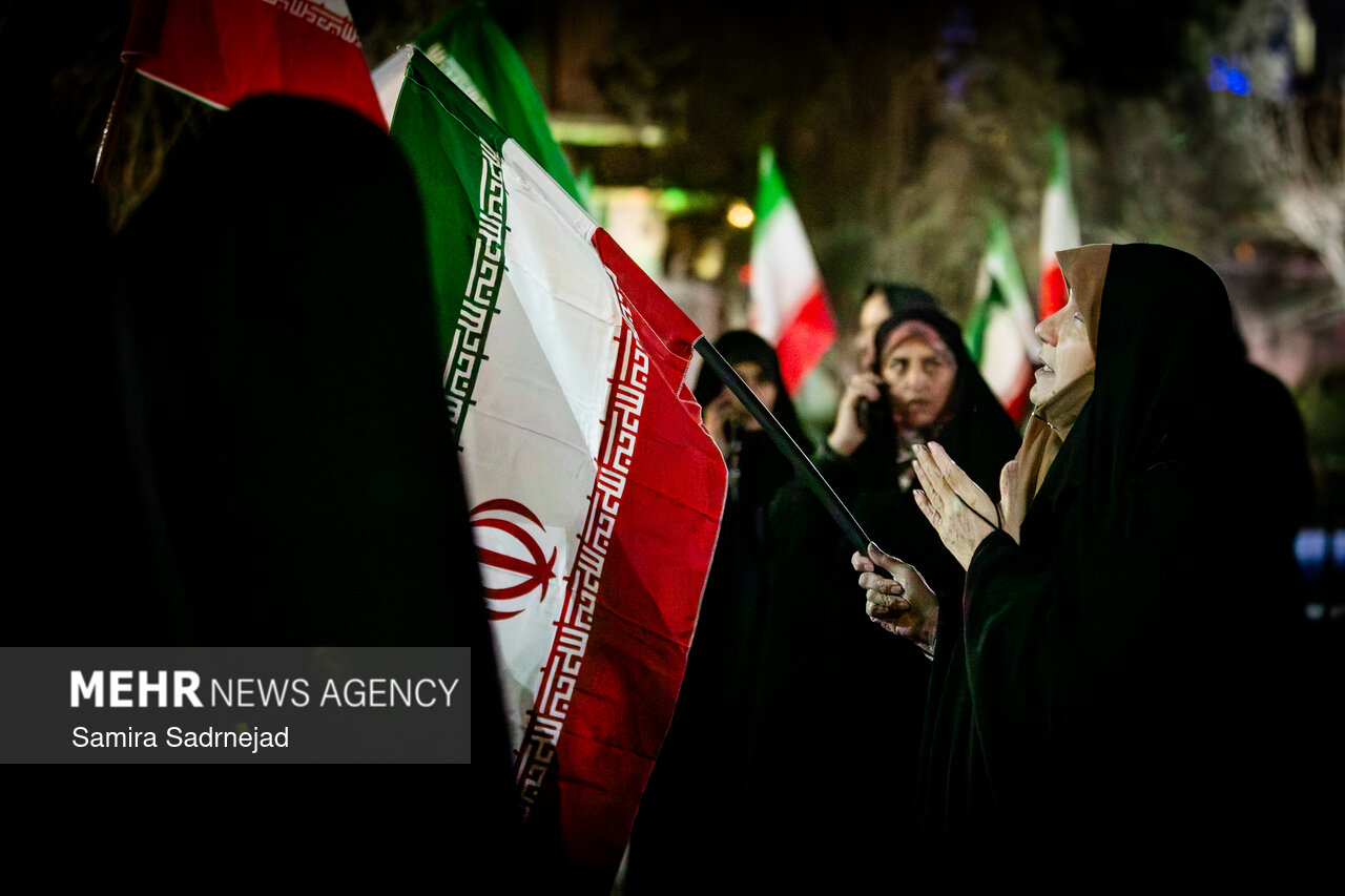 تجمع مردمی در محکومیت اغتشاشات تروریستی