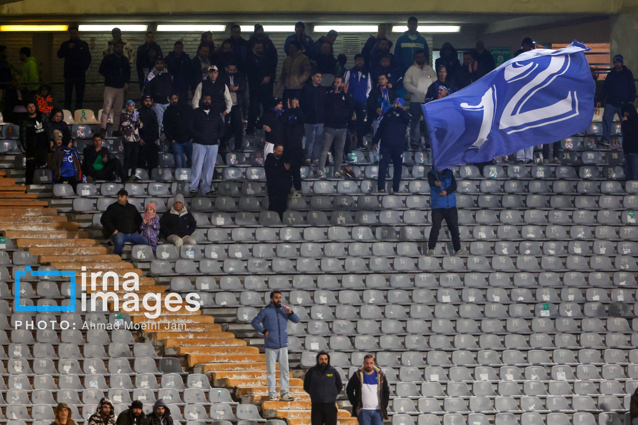 لیگ برتر فوتبال - استقلال و نساجی