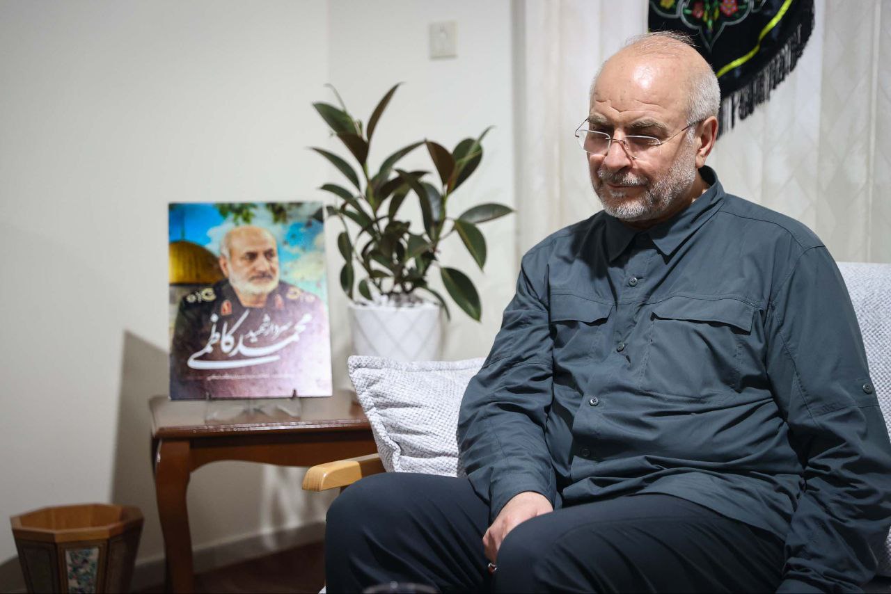 ضور قالیباف در منزل سرلشکر شهید محمد کاظمی